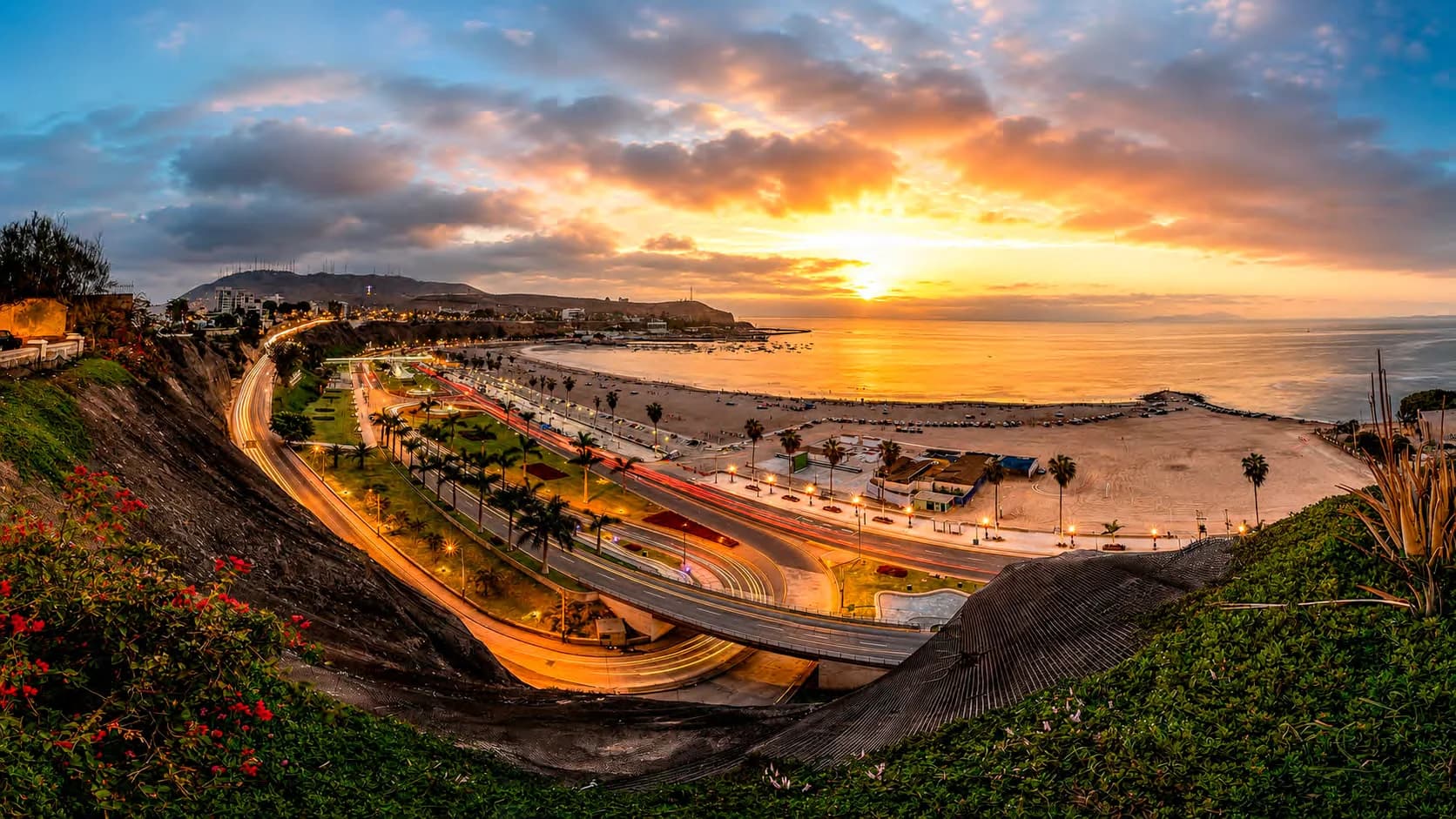 Malecón de Chorrillos al atardecer